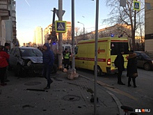 Дорожное видео недели: жуткая авария на Фурманова, лихач-неудачник на Toyota и трус на УАЗе