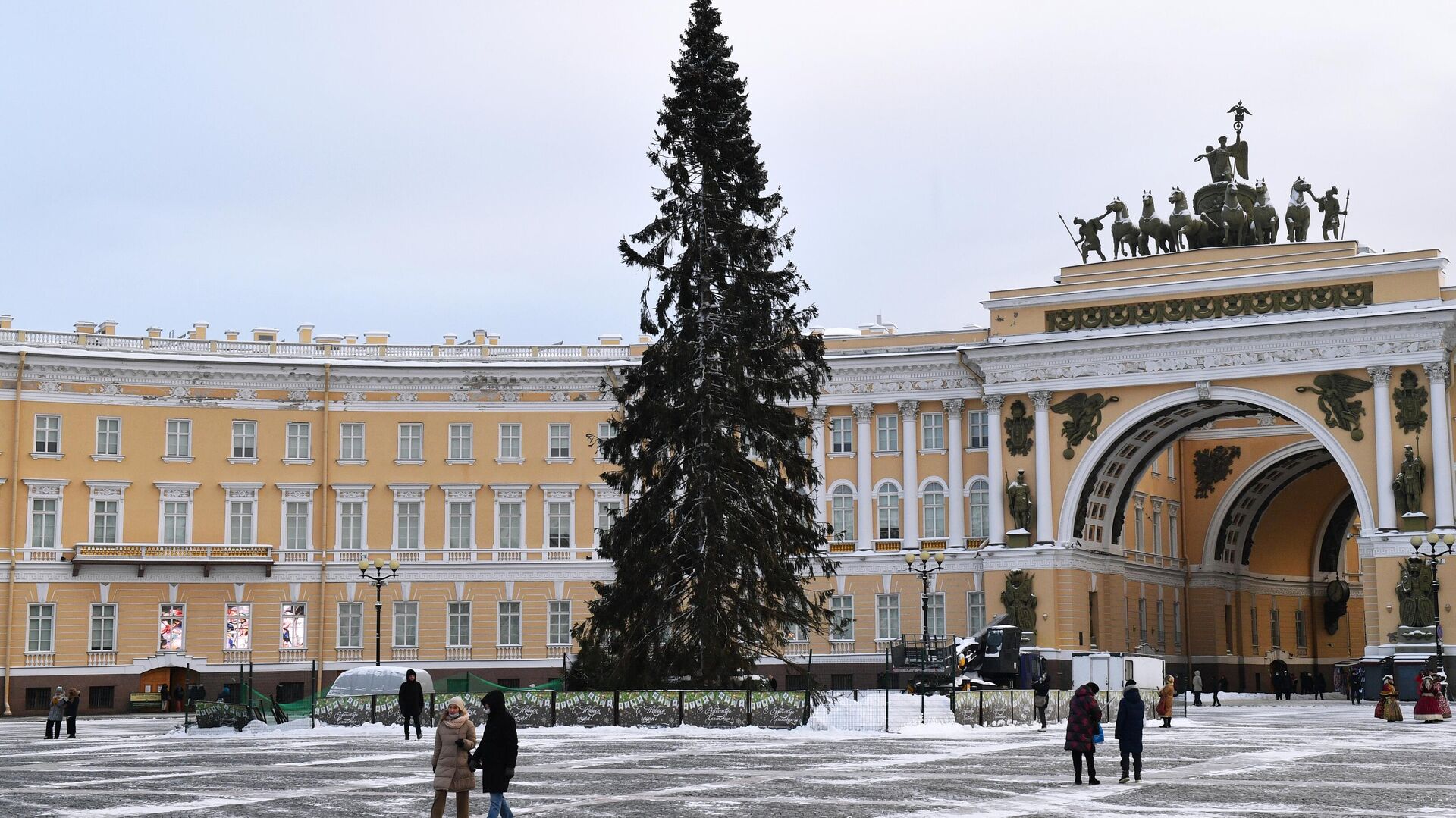Прогноз погоды: В Петербурге объявили «жёлтый» уровень погодной опасности 31 декабря