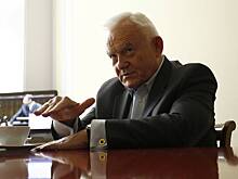 Экс-премьер Польши возмутился поведением посла Украины