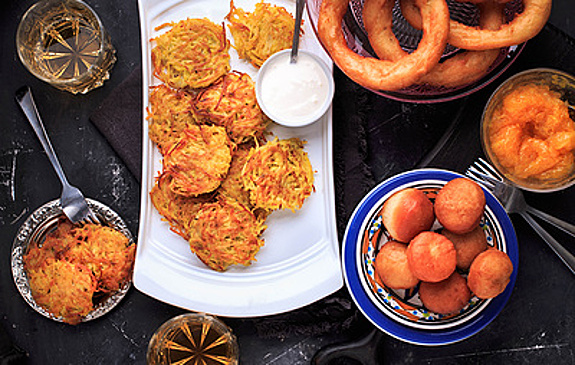 Как в масле кататься. Воздушные пончики и хрустящие драники на Хануку