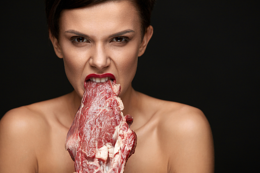 Почему женщине вредно питаться только белковой пищей