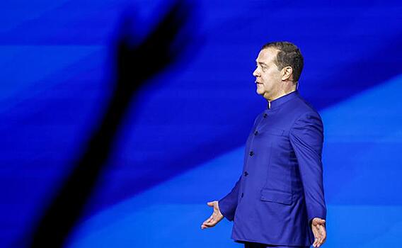 Снова «Превед, медвед»? Что хорошего «Единая Россия» может сказать молодежи на ее сленге