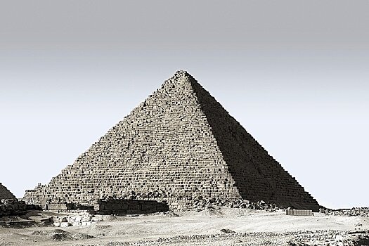 Власти Египта пригласили Маска в страну убедиться, что пирамиды построили не пришельцы