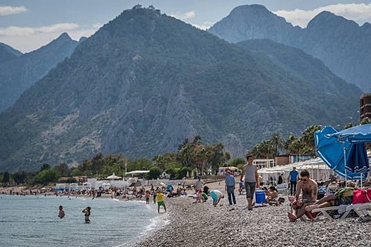 В Роспотребнадзоре дали советы по вакцинации перед отдыхом в Турции