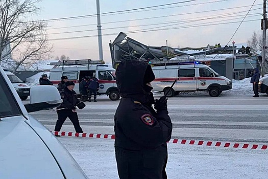 Разбор завалов на месте рухнувшего ТЦ в Новосибирске будет продолжен