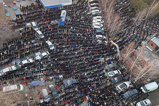 Жители Новосибирска пожаловались на невозможность покинуть дом из-за праздника Ураза-байрам