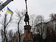 В украинском Днепре демонтируют памятник Ломоносову