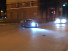 Устроили дрифт у губернского рынка: в Самаре сняли на видео безумных стритрейсеров