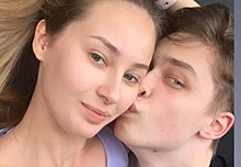 «Я без ума от ее милых зубок и сияющего личика»: 17-летний сын Наташи Королевой рассказал о романе с 24-летней моделью