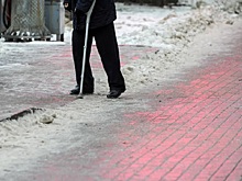 Лошкин поручил очистить тротуары в Челябинске от наледи