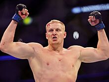 Российский боец поднялся на первое место в рейтинге тяжеловесов UFC