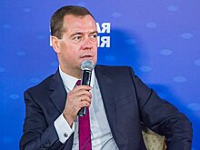 Медведев рассказал о своем первом автомобиле Lada