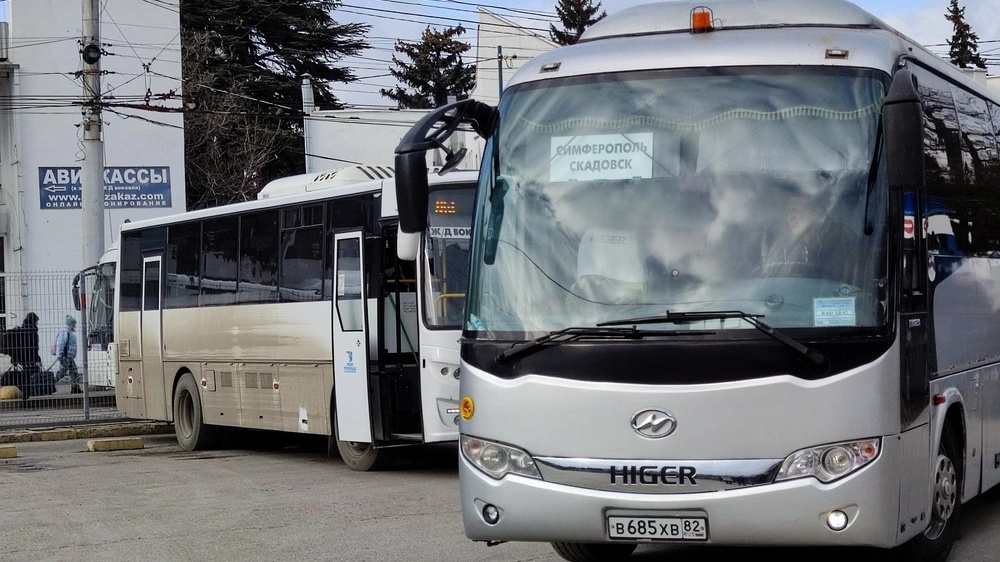 В Крыму 400 автобусов не вышли на маршруты