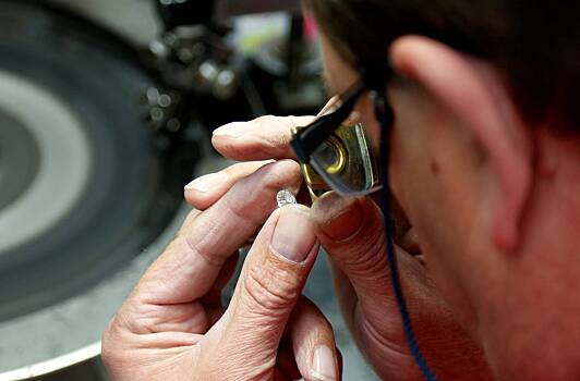 Обрушился экспорт российских алмазов в страну Азии