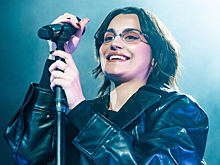 Писала для Киркорова, живёт с 20 животными и Джараховым: секреты Mona