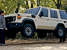 Toyota представила скульптуру Toyota Land Cruiser 70