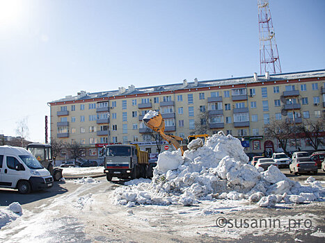 Снег с улиц Ижевска будут вывозить, несмотря на приостановление торгов по содержанию дорог
