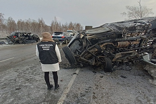 Под Новосибирском четыре человека погибли в ДТП со "скорой"