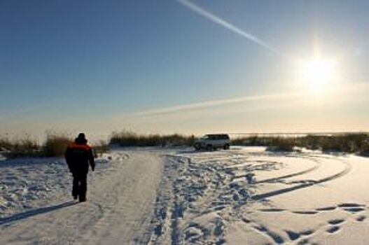 В Омской области сотрудники МЧС нашли «самодельную» ледовую переправу