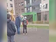 Полиция задержала мужчину, ударившего ребенка коленом в живот в Москве