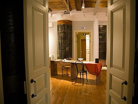 В галерее "Заварка" объявили о закрытии выставки "Здесь осталось детство"