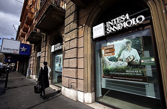 Reuters: итальянское правительство не может повлиять на возможную сделку Intesa и Generali