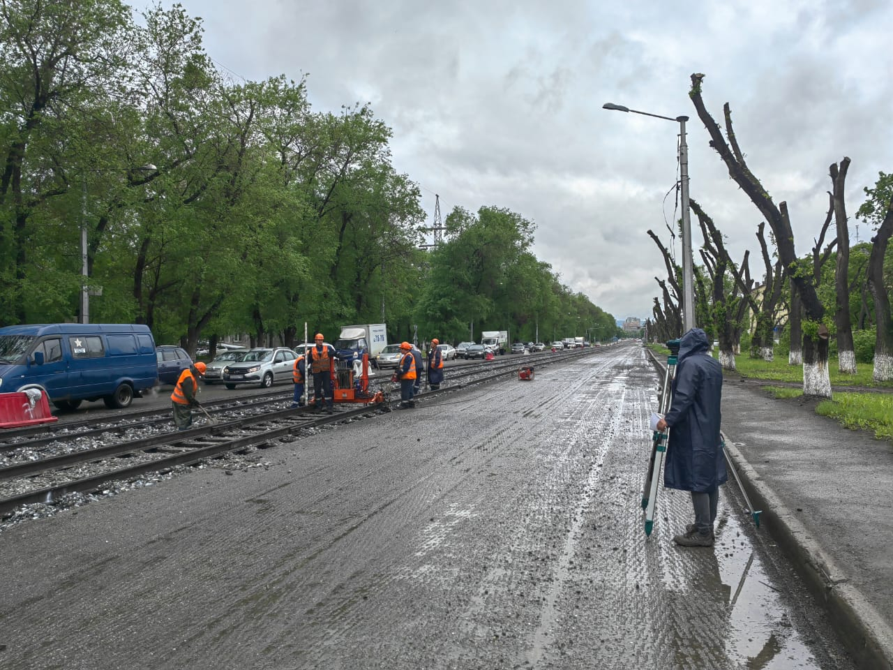 Первый этап ремонта трамвайных путей на проспекте в Новокузнецке приблизился к завершению