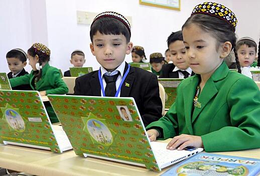 В Ашхабаде обсудили доклад ЮНИСЕФ «Дети в цифровом мире»