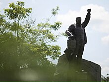 Россия подарила Венесуэле 6-метровую статую Уго Чавеса