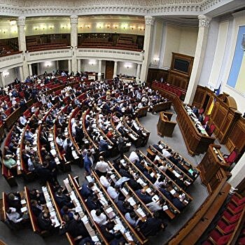 Улица или парламент? Спустя пять лет Украина снова оказывается перед этим выбором