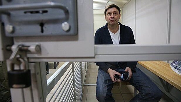 Вышинского оставили под арестом