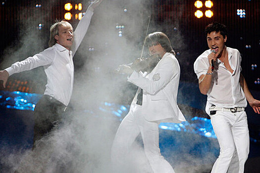 Дима Билан исполнил песню "Believe" на шоу Евгения Плющенко