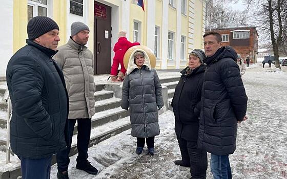 В Рязани решили отремонтировать тротуар у школы № 22