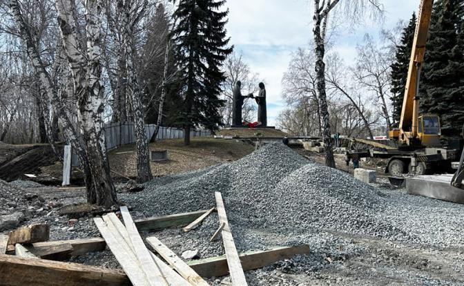 Заброшенная память: Мемориал в Челябинске встретит День Победы в неприглядном виде