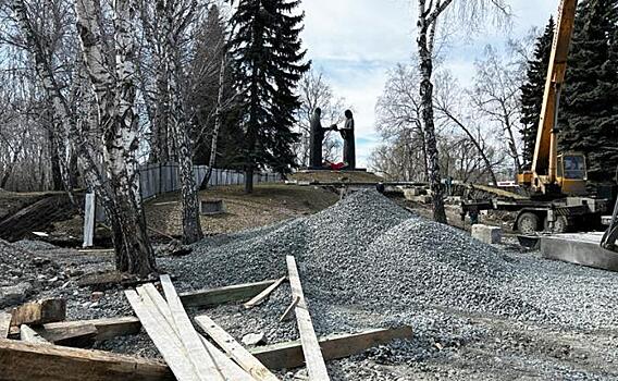 Заброшенная память: Мемориал в Челябинске встретит День Победы в неприглядном виде