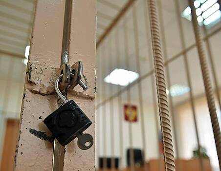Российский осужденный напал с осколком стекла на силовика и получил новый срок