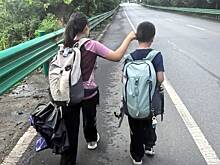 Мужчина прошел пешком с детьми 800 км в воспитательных целях