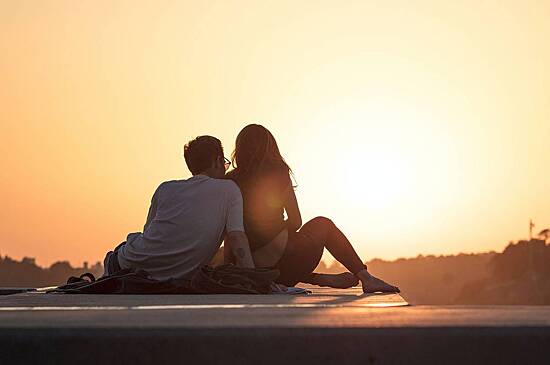 Какие интересные вопросы задать девушке в переписке и на свидании? Что спросить, чтобы лучше узнать девушку