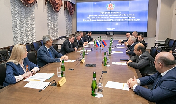 Андрей Бочаров в Волгограде встретился с послом Армении в РФ