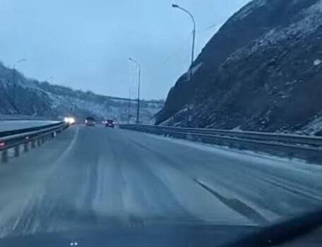 В соцсетях показали, что происходит с объездной во время дождя во Владивостоке