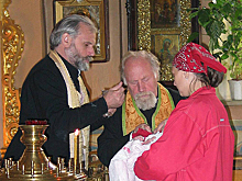 Как правильно крестить детей