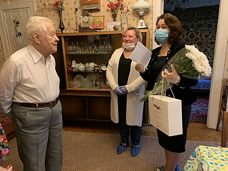 Столетний юбилей отпраздновал ветеран из Академического района