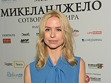 Звезда «Папиных дочек» поделилась редким фото с матерью, которая родила ее в 18 лет