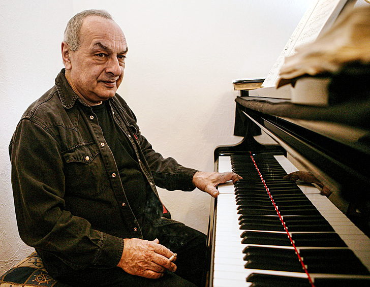 13 декабря скончался знаменитый пианист и композитор Левон Оганезов. Он не дожил до своего 85-летия менее двух недель.