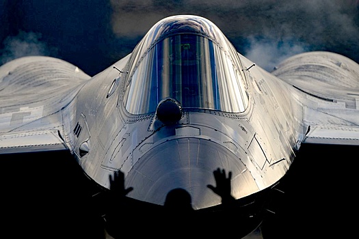 Появились фотографии кабины Су-57 в Дубае