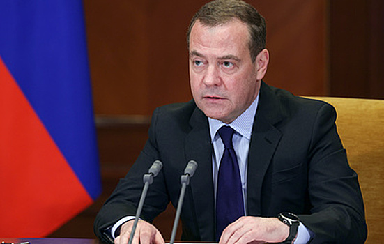 Медведев: Зеленского ждет трибунал или возврат в комедийные шоу на роли второго плана