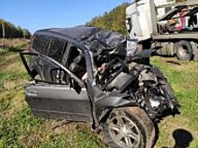 В Самарской области ​в ДТП с автовозом погиб водитель и пассажирка внедорожника