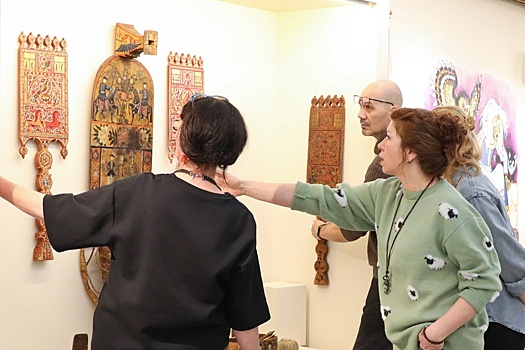 Выставка о русской сказке в РГДБ: переосмысление кокошника и квест с героями