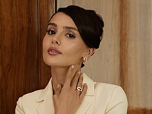 Дина Саева поделилась черным образом для прогулок