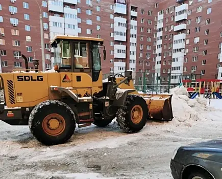 В Самаре продолжается уборка улиц от снега